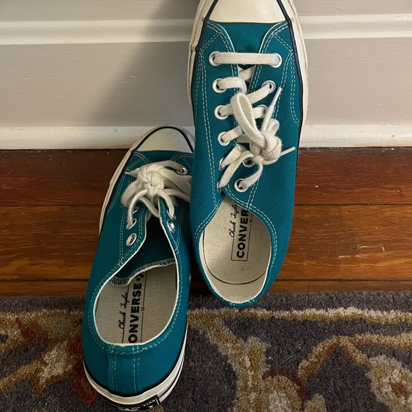 Girls Converse Teal low cut sneakers - Picture 1 of 3